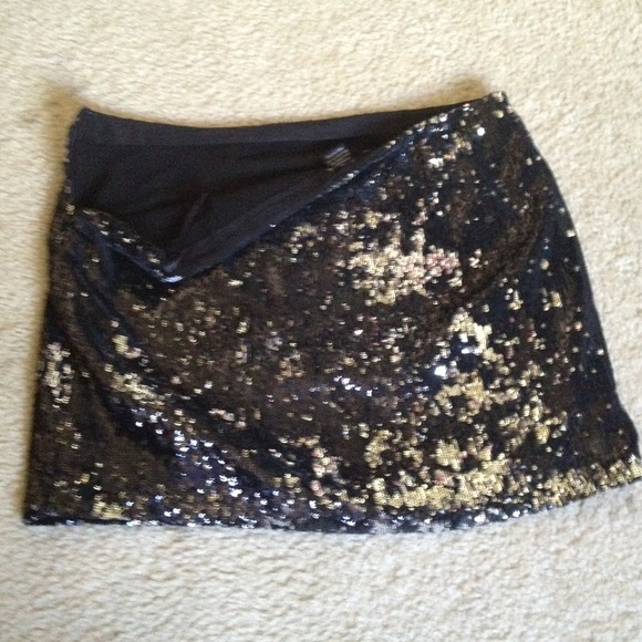 RESERVE Foreign Exchange Silver Black Sequin Skirt - Picture 4 of 4