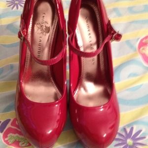 Red shoes 👠 ✋on hold ✋