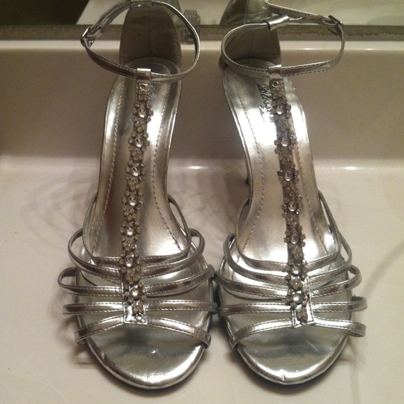 Silver gorgeous strappy heels