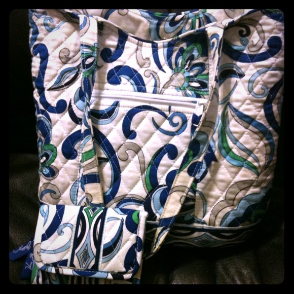 ❤RESERVED❤Vera Bradley purse with matching wallet