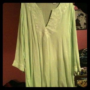 trade with @donnabartels 2 shirts, earrings