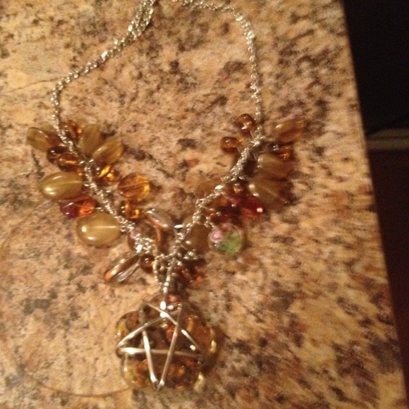 Gorgeous stone and wire wrapped star necklace. - Picture 1 of 4