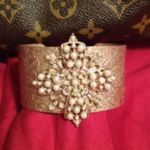 Cuff bracelet gold tone with rose pattern