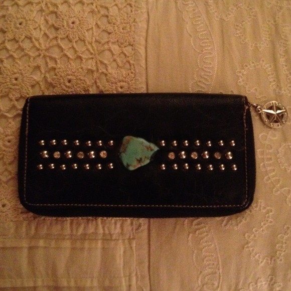 🎁BUNDLED🎁@sandyperry Zippered Wallet jewelry set