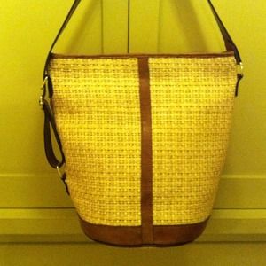 Italian leather & straw bucket bag.   NEW‼️