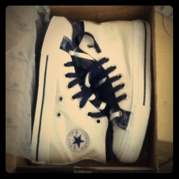Converse Shoes - ❌SOLD❌New Navy and Cream Hi Top Converse