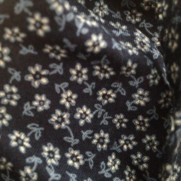 Nice blue pants with flower pattern - Picture 2 of 2