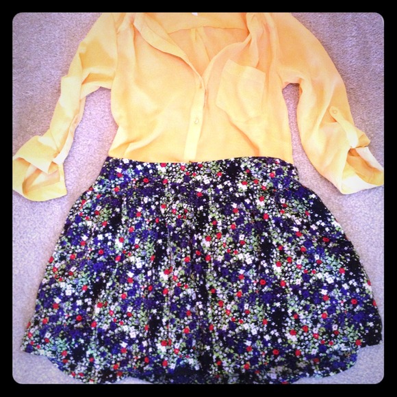 Sold!!!!Bebe floral skirt