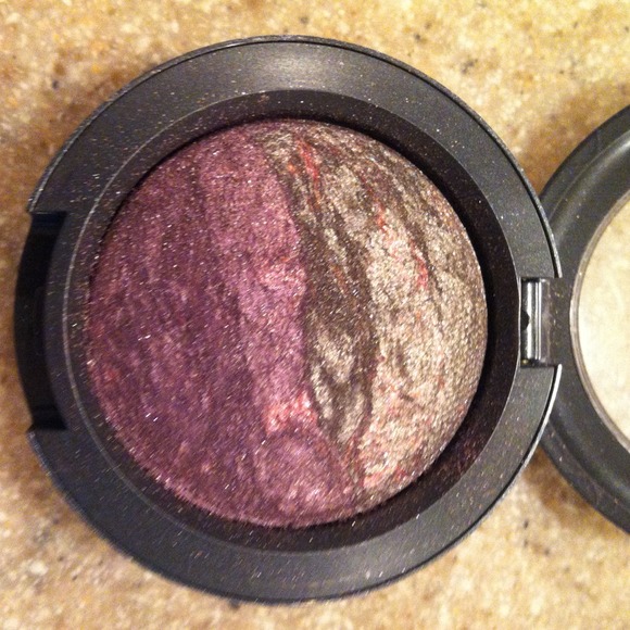 SOLD!!! Mac mineralize eyeshadow - earthy riches