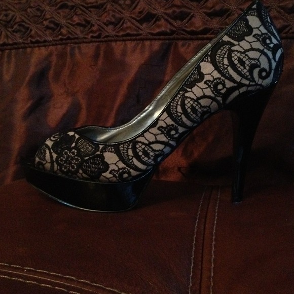 Peep toe heels - Picture 3 of 4