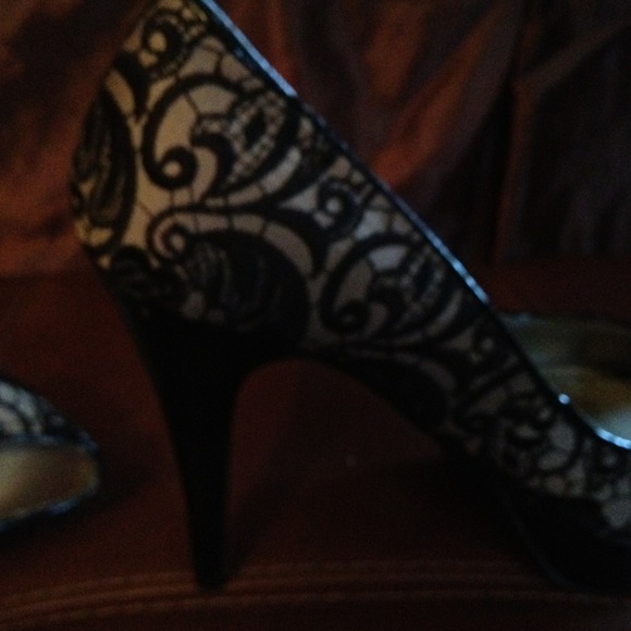 Peep toe heels - Picture 4 of 4