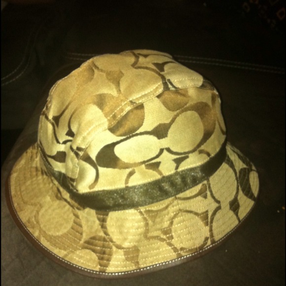 Coach hat🌹