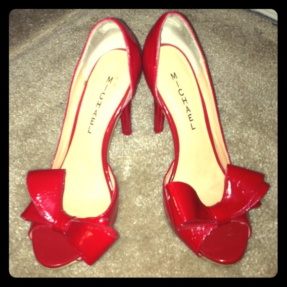 Peep toe sexy RED pumps
