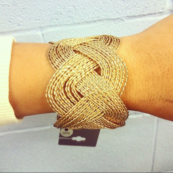 SOLD! NWT Charlotte Russe Bracelet