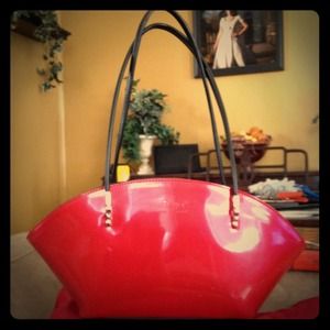 Red crescent Beijo purse