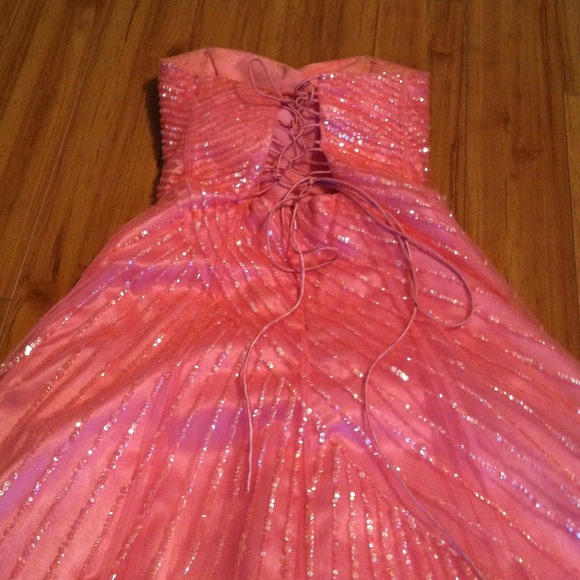 Princess prom dress!! - Picture 4 of 4