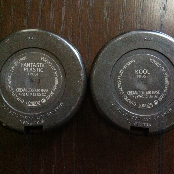 SOLD!!! Mac cream colour base qty 2 - Picture 2 of 4