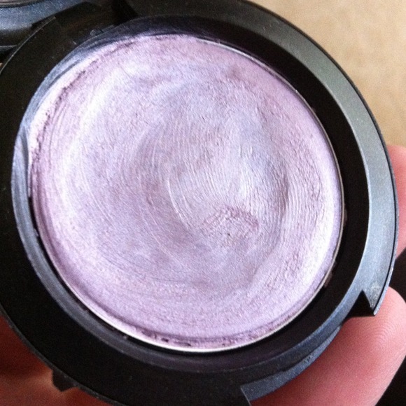 SOLD!!! Mac cream colour base qty 2 - Picture 3 of 4