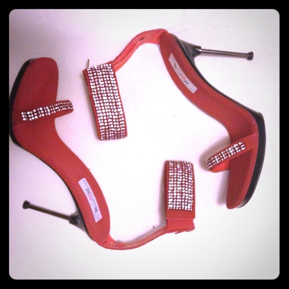🚫Sexy red rhinestone stiletto pumps🚫