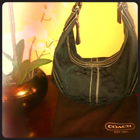 ✋Reserved for @arendemar✋Coach Signature Purse