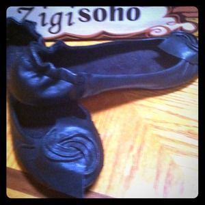 Adorable Black Flats