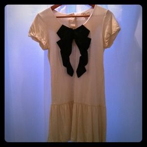 💚XXI Cream Dress with Black Bow