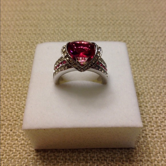 . Jewelry - 16.0cttw, Ruby Ovaline Cocktail Ring