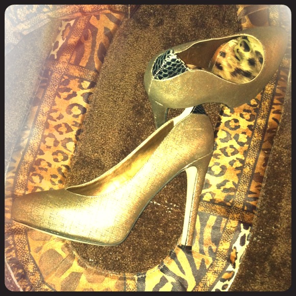 💢reduced!💢 Sexy Gold Heels