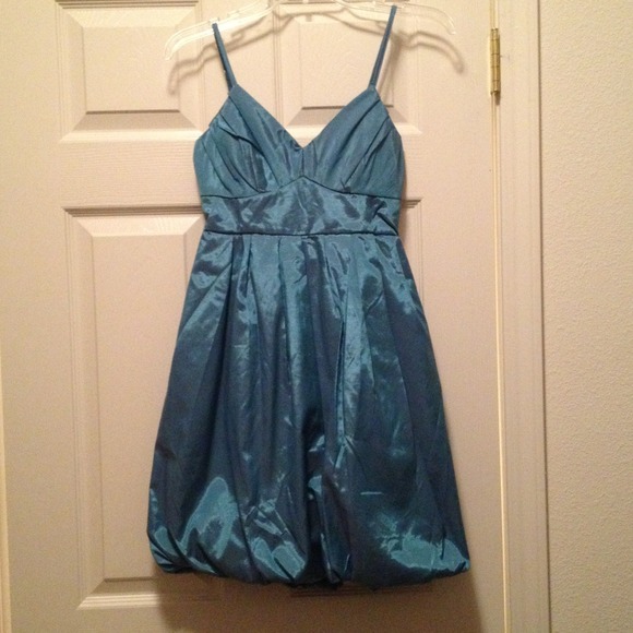 🎉 Brand new bubble dress