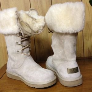 UGG BOOTS