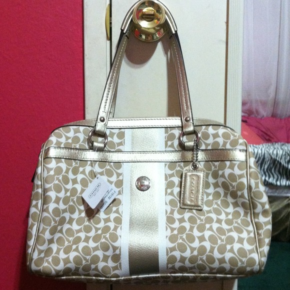 Authentic COACH Lt Khaki/Gold Zip Satchel with tag