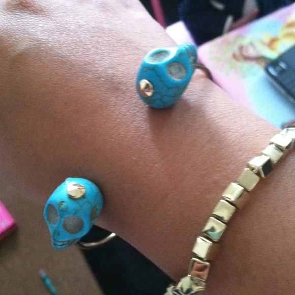 ❌Reduced ❌Skull bracelet