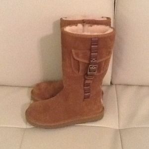 Ugg boots and leapord heels