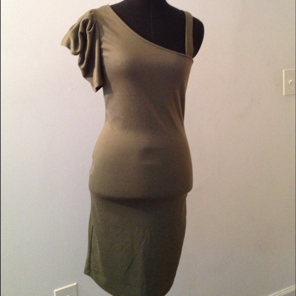 One sleeve dress