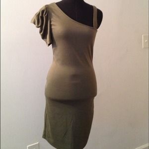 One sleeve dress