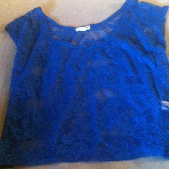 Lace crop T 💔picture quality sucks, but worth it!
