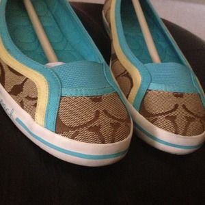 Coach flats