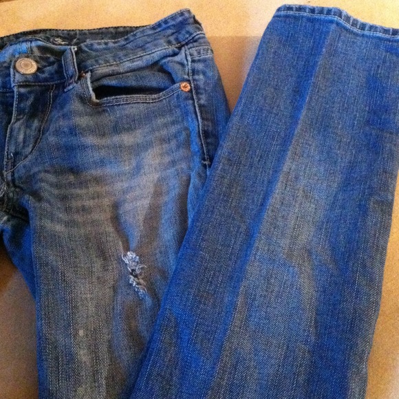 American Eagle destroyed skinnies