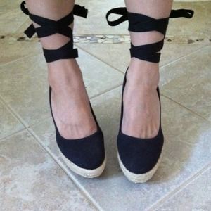 Black Gianni Bini lace up wedges - size 6 1/2