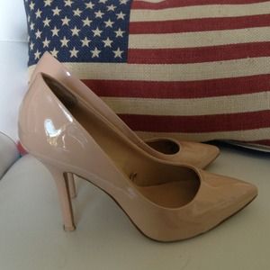 Zara nude heels (like new)
