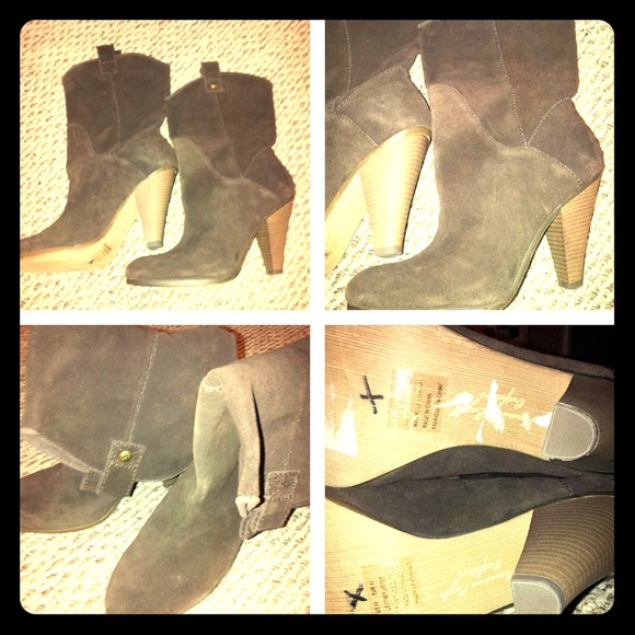 American Eagle Outfitters Boots - 💗Reserved💗 New American Eagle Cowboy Heels