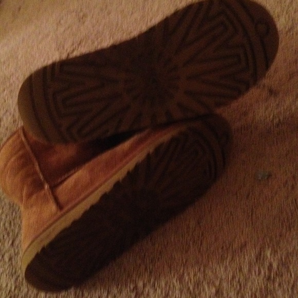Uggs - Picture 3 of 4