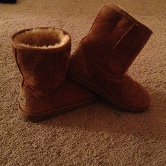 Uggs - Picture 4 of 4