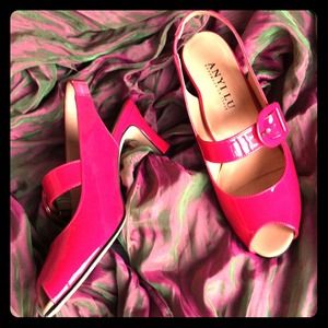 Anyi Lu Shoes - 🎀Anyi Lu Tulip Slingbacks Fuschia Patent🎀 Anyi Lu Shoes - 🎀Anyi Lu Tulip Slingbacks Fuschia Patent🎀