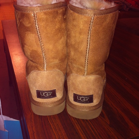 UGG