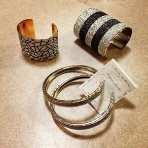 Earring and bracelets