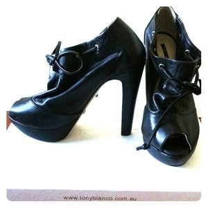 Brand New Tony Bianco Heels