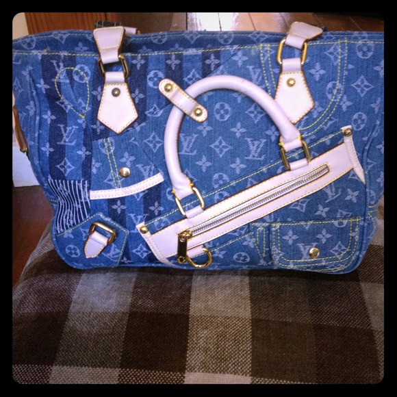 Louise Vuitton it's time for fall great bag