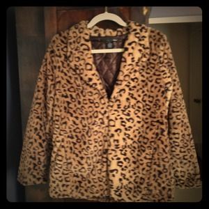 Leopard print quilted jacket with pockets