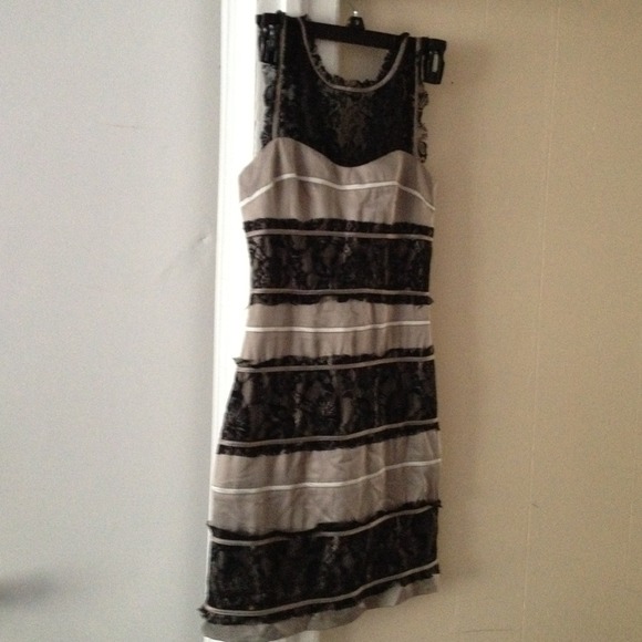 Amazing dress!! Never worn!!!!